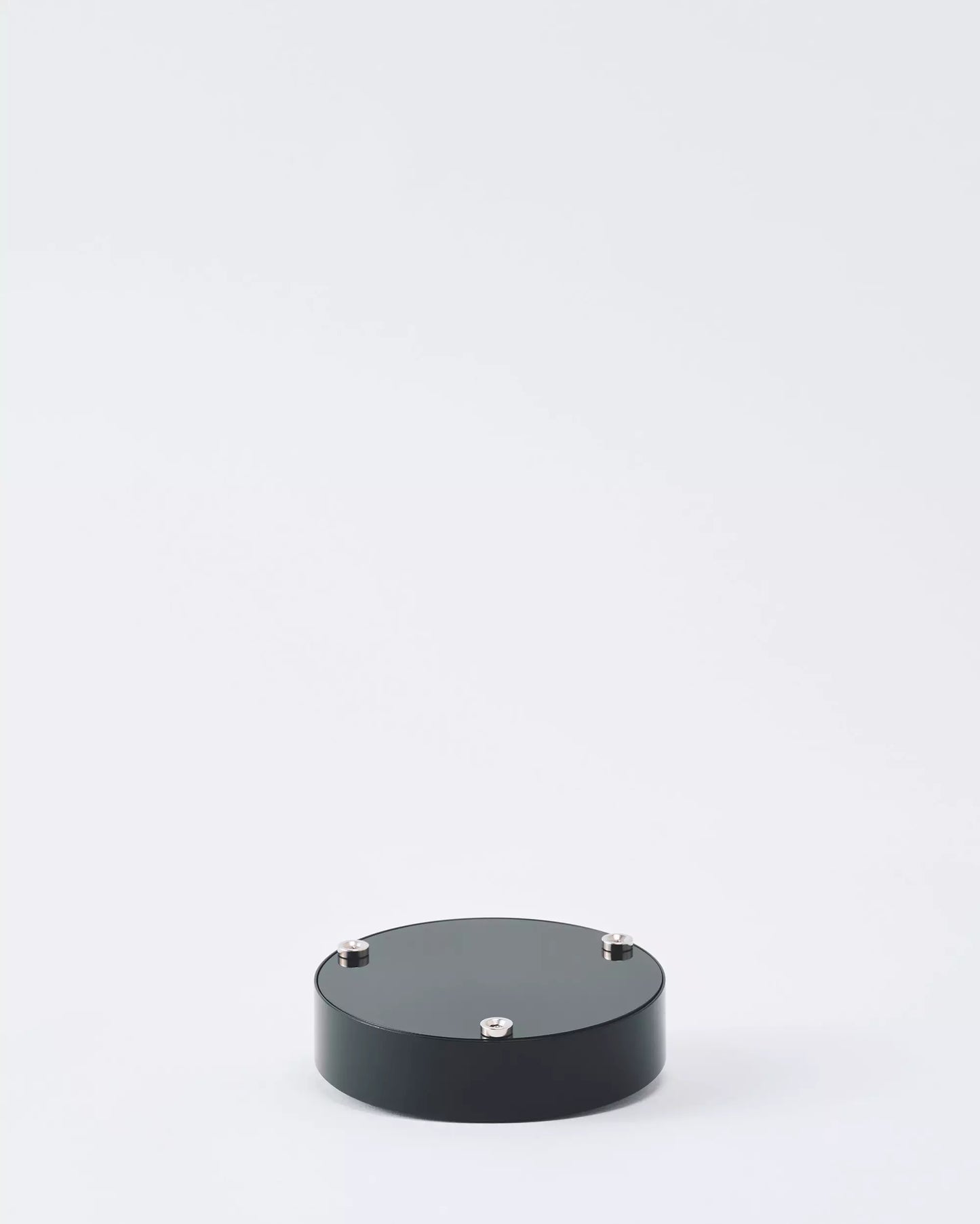 MAGNETIC BATTERY ENERGY BOX